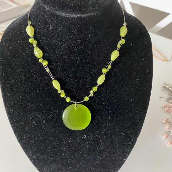 Green Medallion 19" Necklace with Matching Bracelet and Earrings - Picture 1 of 3